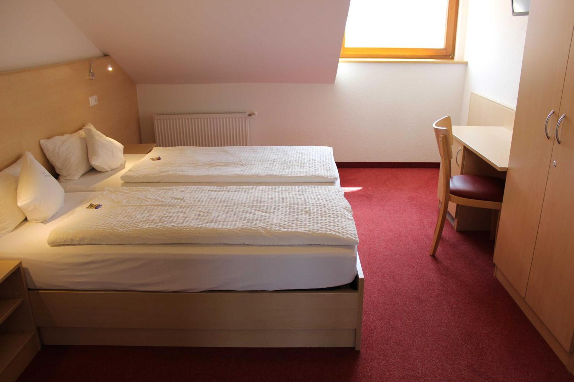 Gaestehaus Zum Wolffenturm Lehrensteinsfeld 객실 사진