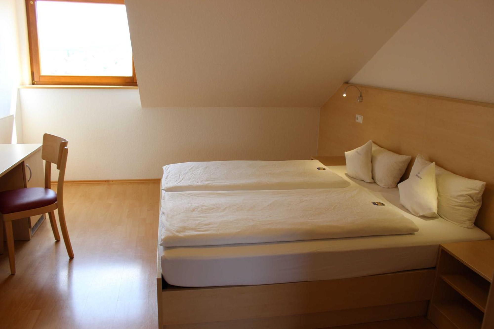 Gaestehaus Zum Wolffenturm Lehrensteinsfeld 객실 사진